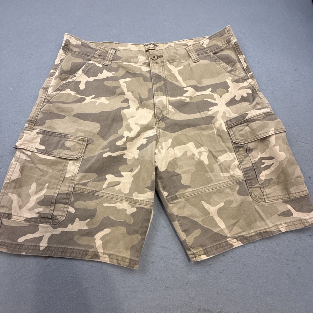 Wrangler Cargo Shorts Mens 38 TAN Camo Relaxed Fit 10" Inseam Casual